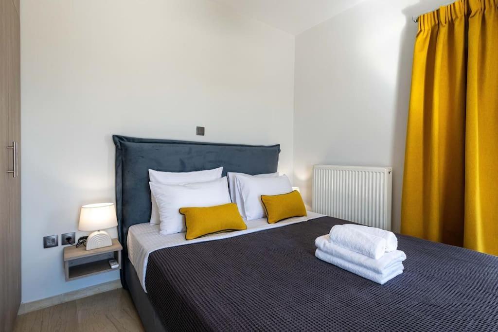 Skyhigh Haven Apartment Kalamata Bagian luar foto