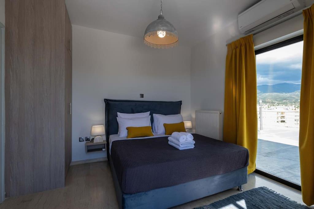 Skyhigh Haven Apartment Kalamata Bagian luar foto