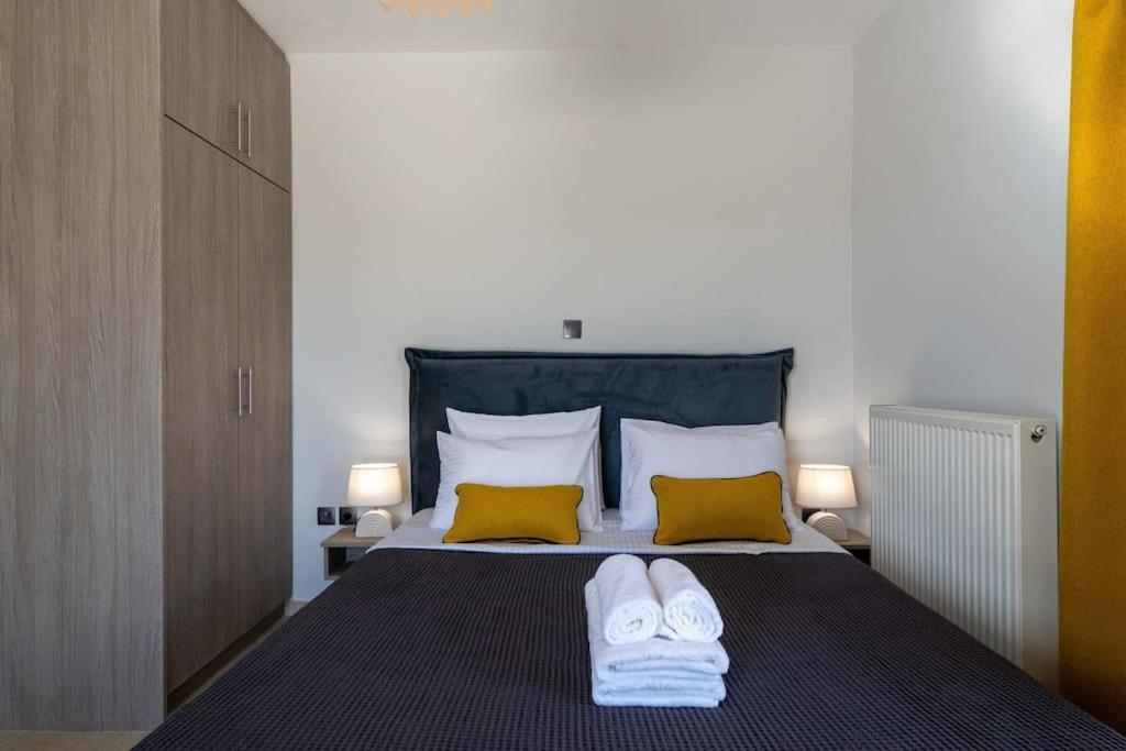 Skyhigh Haven Apartment Kalamata Bagian luar foto