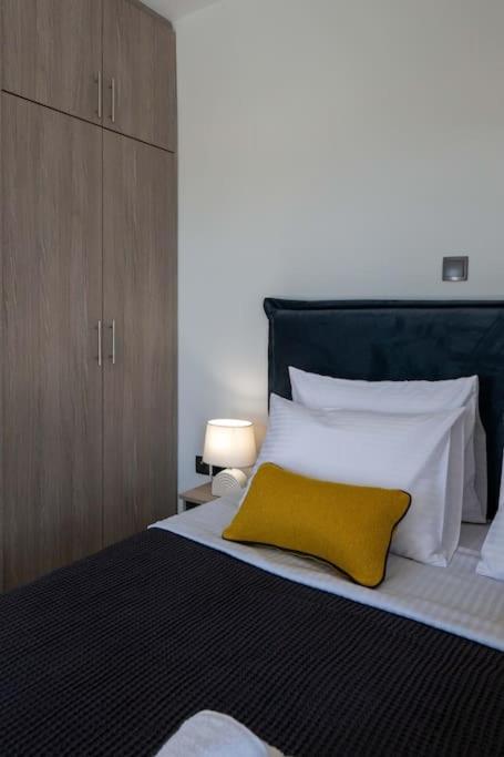 Skyhigh Haven Apartment Kalamata Bagian luar foto