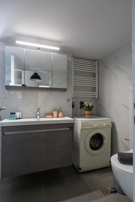 Skyhigh Haven Apartment Kalamata Bagian luar foto