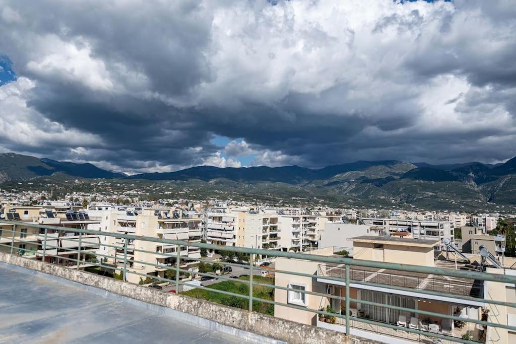 Skyhigh Haven Apartment Kalamata Bagian luar foto