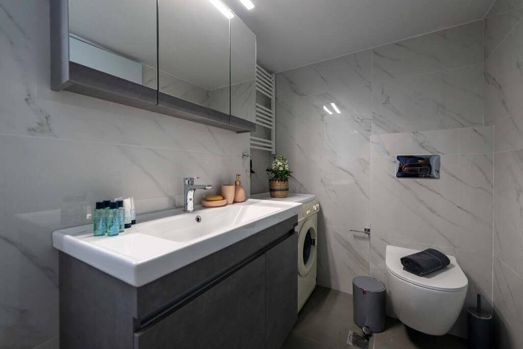 Skyhigh Haven Apartment Kalamata Bagian luar foto