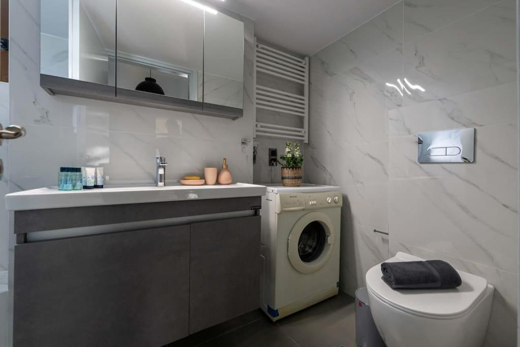 Skyhigh Haven Apartment Kalamata Bagian luar foto