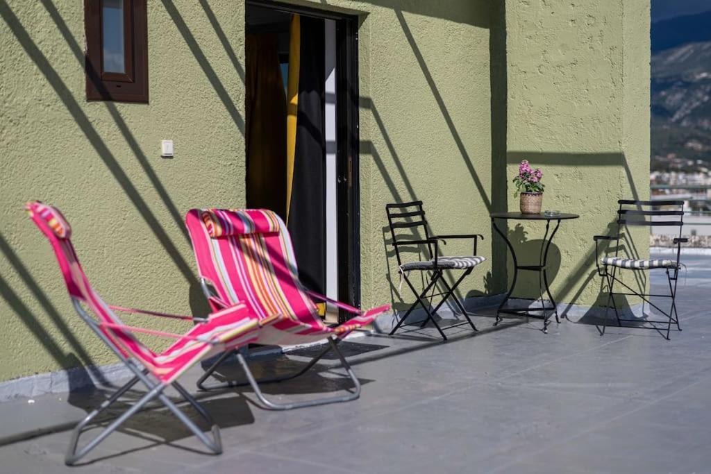 Skyhigh Haven Apartment Kalamata Bagian luar foto