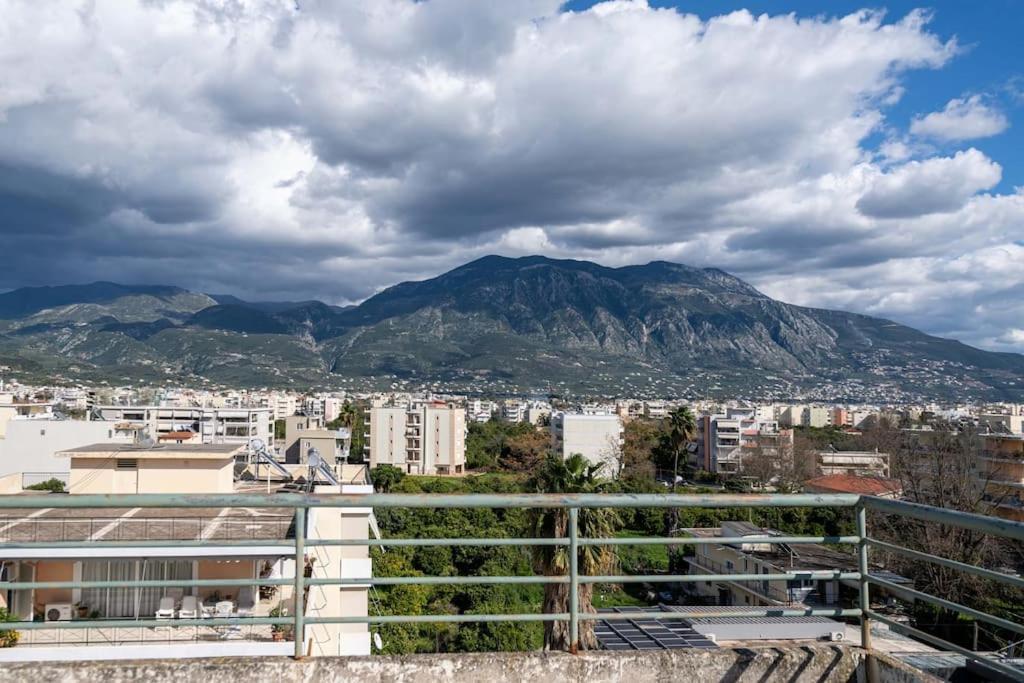 Skyhigh Haven Apartment Kalamata Bagian luar foto