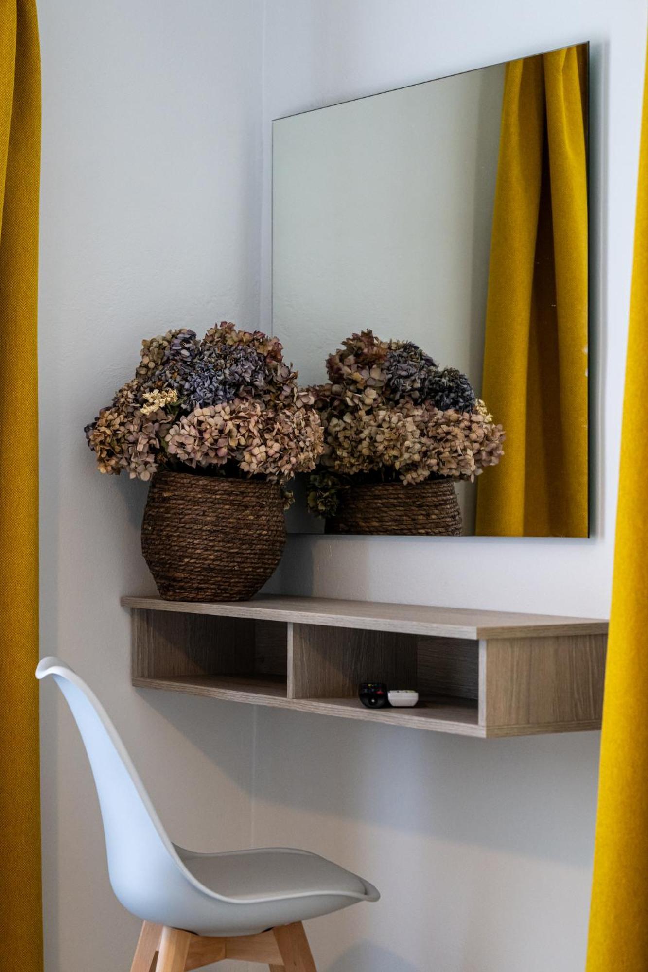 Skyhigh Haven Apartment Kalamata Bagian luar foto
