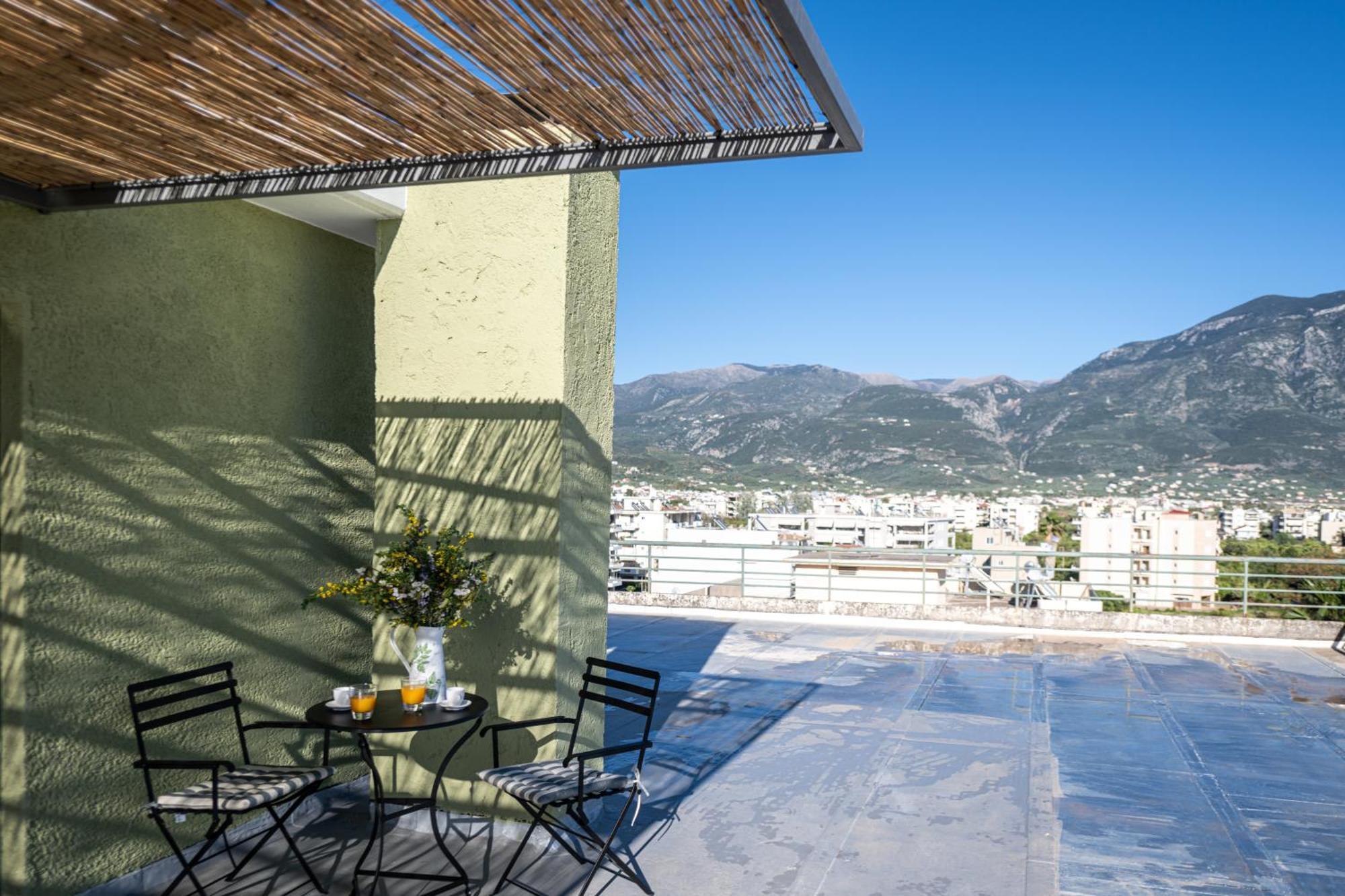 Skyhigh Haven Apartment Kalamata Bagian luar foto