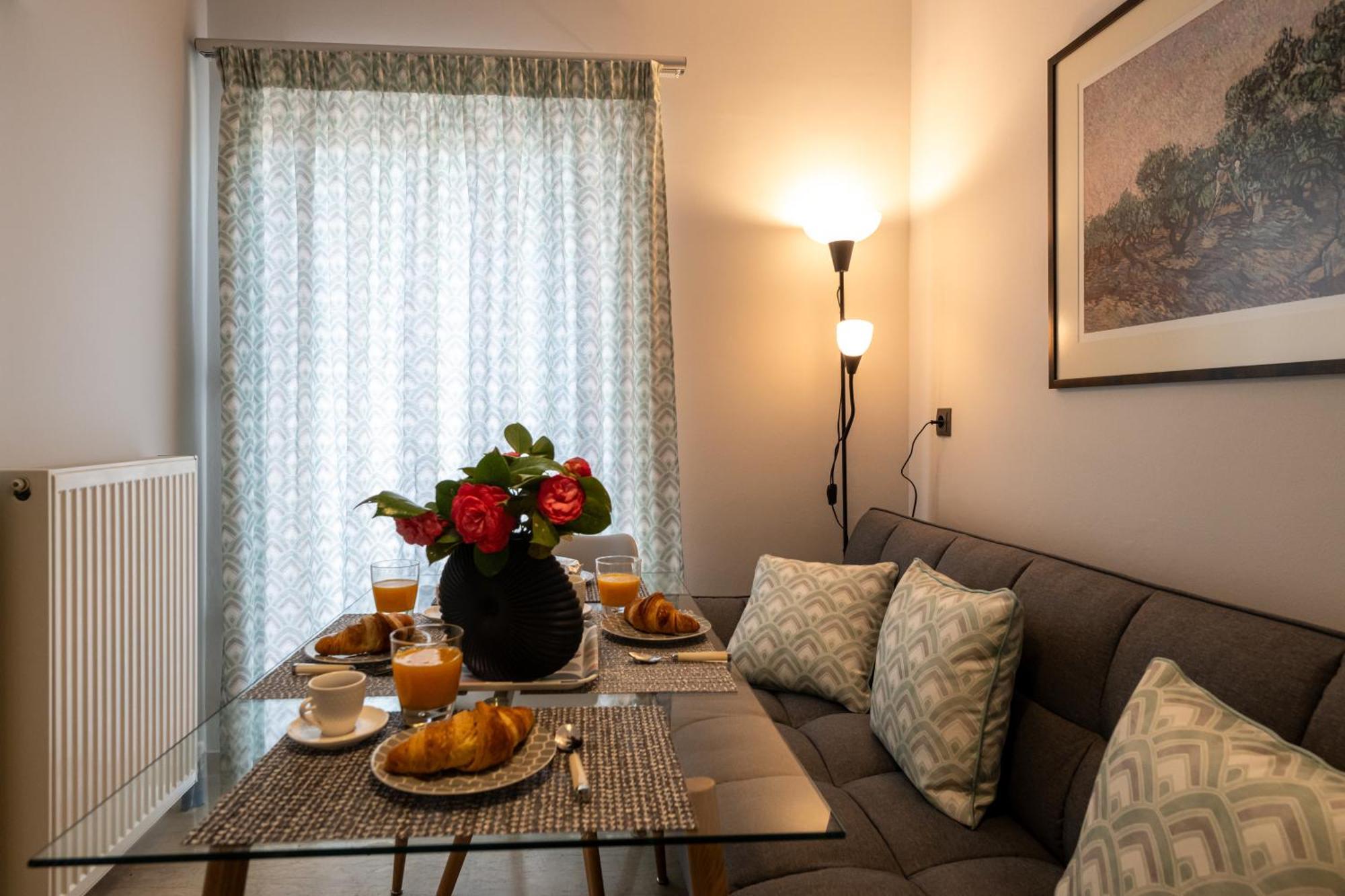 Skyhigh Haven Apartment Kalamata Bagian luar foto